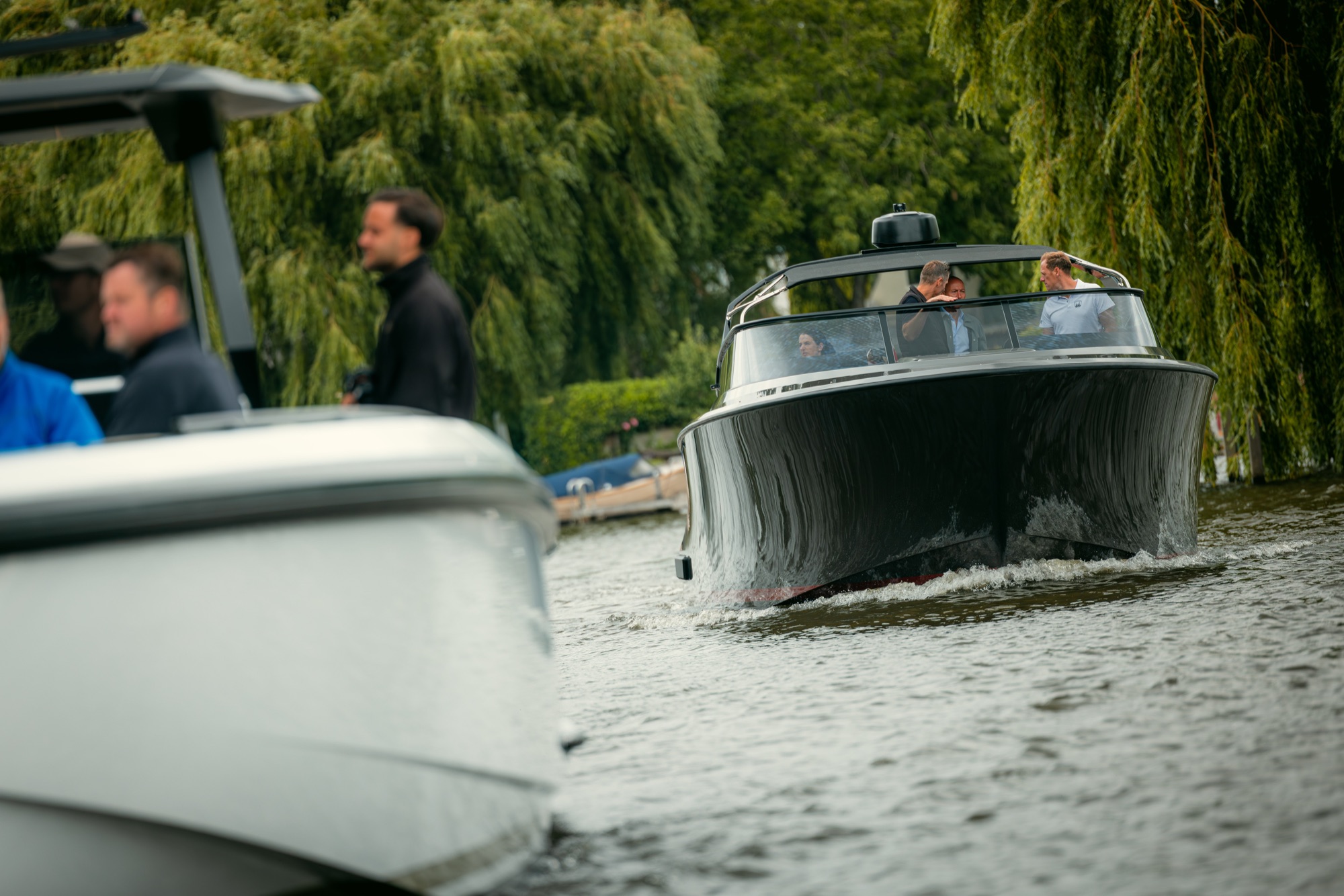 Members op een jacht tijdens een StreetGasm yachting-dag.