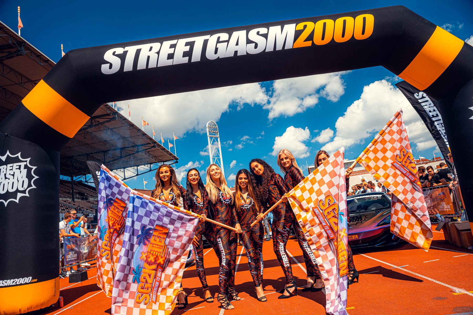 StreetGasm-konvooi bij de start van SG2K.