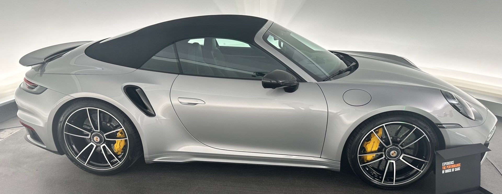 porsche 911 Turbo S Cabrio